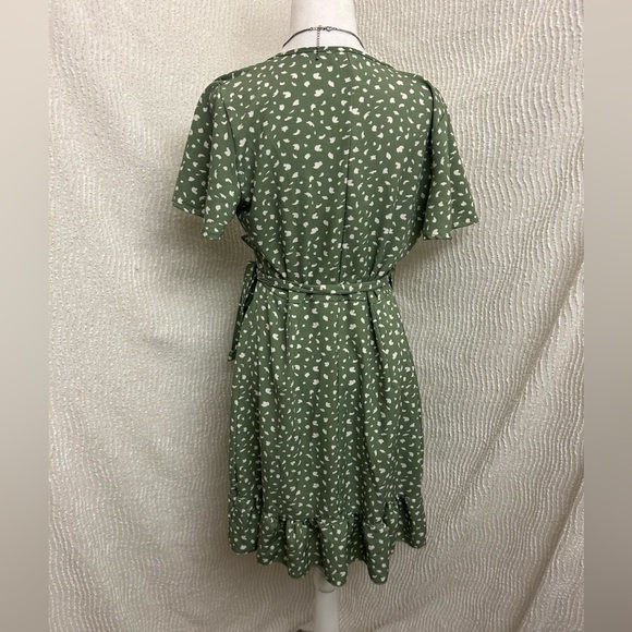 naggoo Green Wrap Dress White Print Size Medium Short Summer Ruffle Hem Flowy - Picture 5 of 12